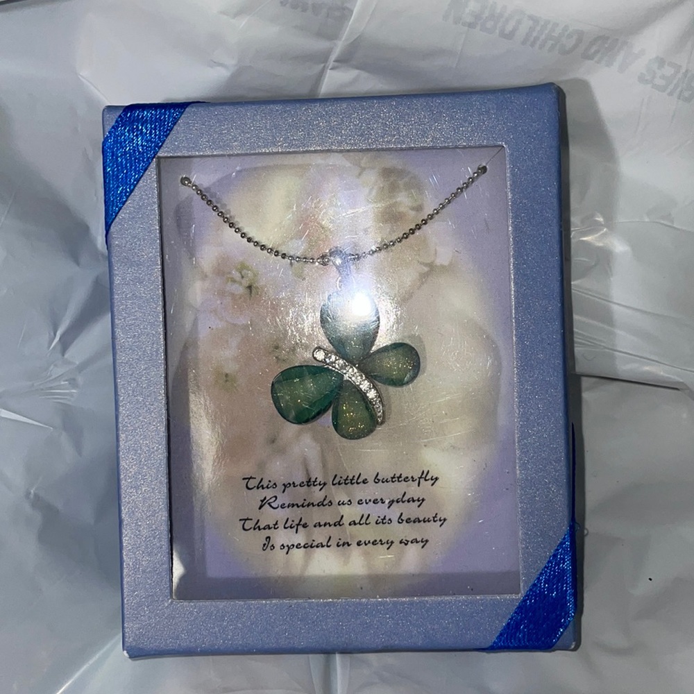 Price Drop!! NIB. Green Butterfly Necklace with Chain.